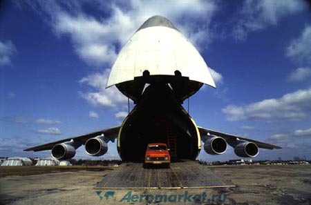 Самолет Ан-124