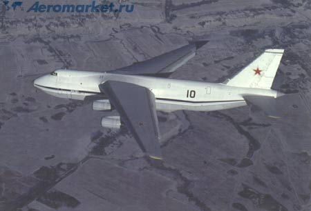 Самолет Ан-124