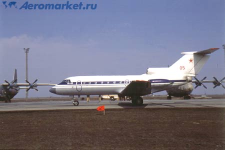 Самолет Як-40